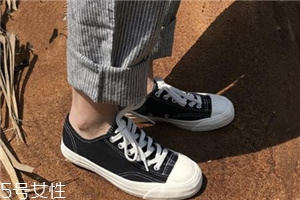 帆布鞋和板鞋有什么區(qū)別？帆布鞋板鞋大對比