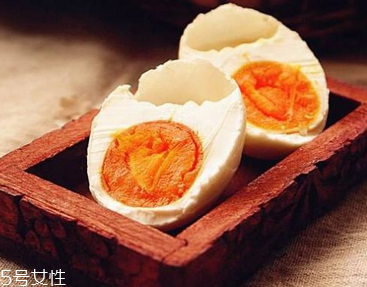 咸鴨蛋是腌制食品嗎？做法是腌制