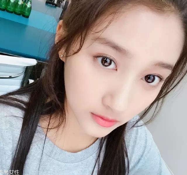 春天適合什么唇妝？4款簡單易上手的撩動唇色