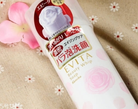 潔面泡沫能卸妝嗎？