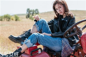 皮衣粘上502膠怎么辦？要小心清理