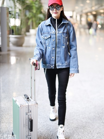 黑色打底衫怎么配衣服？時(shí)尚界的常青單品