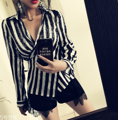 今年流行什么樣的白襯衫？襯衫也有新花樣