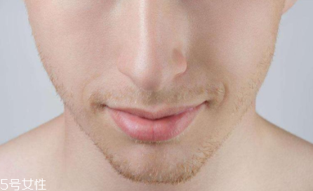 男生怎么化妝顯臉小？這4個(gè)地方化好秒帥