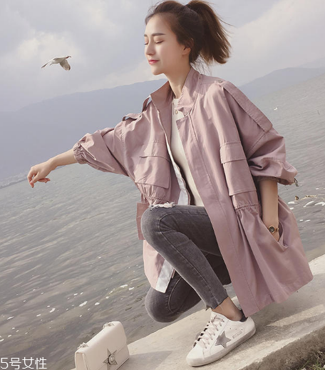 今年流行什么樣的風(fēng)衣？這幾款少女感十足