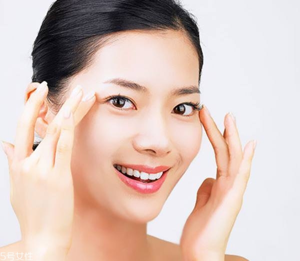 什么樣的人笑起來好看？如何避免笑起來像鬼？
