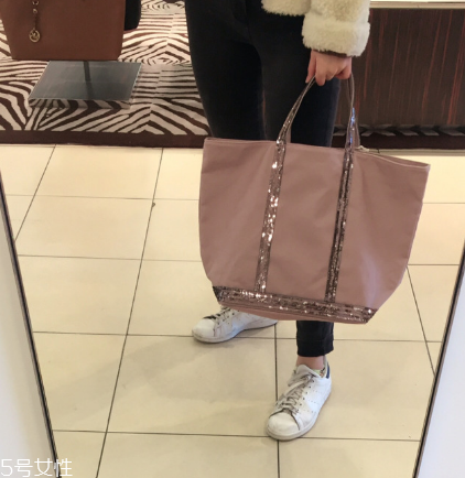 vanessa bruno是什么牌子？小眾愛好者的天堂