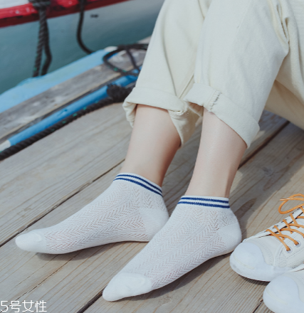 襪子能放在洗衣機洗嗎？襪子最好手洗