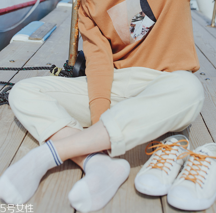 襪子能和衣服一起洗嗎？襪子最好單獨(dú)洗
