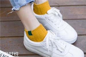 襪子能和衣服一起洗嗎？襪子最好單獨(dú)洗