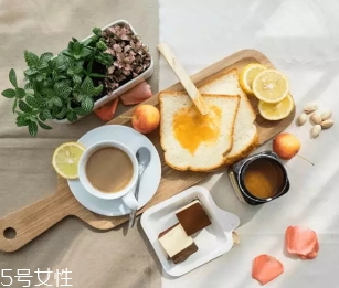 沃森麥盧卡蜂蜜怎么吃？watsonson麥盧卡蜂蜜這樣服用