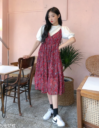 印花連衣裙配什么鞋子？印花連衣裙搭配鞋子圖片
