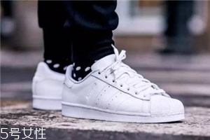 小白鞋曬黃了怎么辦？小白鞋曬黃了這樣恢復