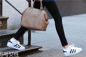 小白鞋怎么存放不發(fā)黃？小白鞋的存放方法