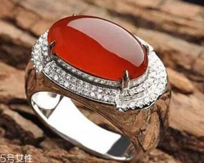 紅翡翠價(jià)格一般多少？紅翡翠的市場(chǎng)價(jià)值