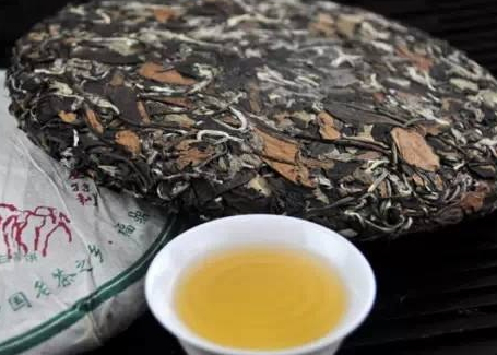 白茶什么時(shí)候開始壓餅 白茶新茶還是陳放后壓餅