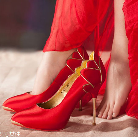 婚鞋是男方買還是女方買？婚鞋的購(gòu)買講究