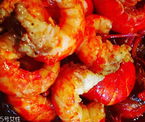 麻辣小龍蝦是海鮮嗎？麻辣小龍蝦屬于海鮮嗎？