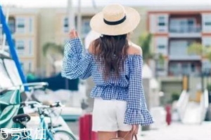 一字肩衣服配什么褲子？一字肩上衣搭配褲子圖片