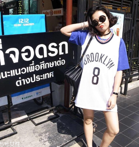 胸大的女生穿什么上衣？適合大胸女生的穿搭