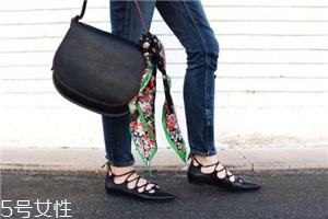 瑪麗珍鞋怎么搭配衣服？瑪麗珍鞋搭配圖片