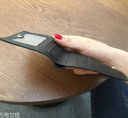 錢包開膠了用什么粘？錢包開膠解決方法