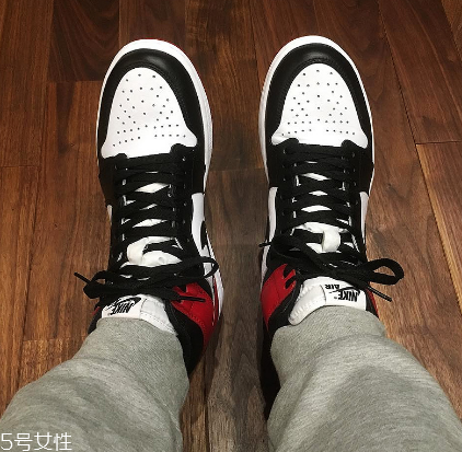 aj 1黑腳趾有女款嗎？aj 1黑腳趾有女生碼數(shù)嗎