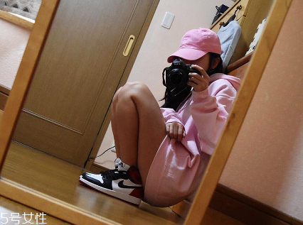aj 1黑腳趾有女款嗎？aj 1黑腳趾有女生碼數(shù)嗎
