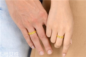 周生生六字真言戒指多少錢？周生生六字大明咒戒指價(jià)位