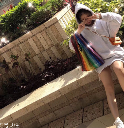 ashish彩虹亮片包多少錢？ashish彩虹亮片包價(jià)格