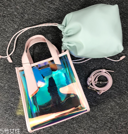小ck鐳射包有幾種顏色？charles keith鐳射包顏色介紹