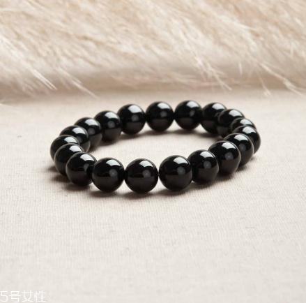 黑瑪瑙手串多少顆？黑瑪瑙手串顆數(shù)講究