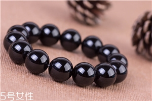 黑瑪瑙手串戴哪只手？黑瑪瑙手串佩戴忌諱