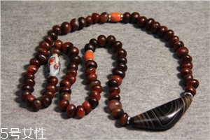 瑪瑙項(xiàng)鏈一般多少錢(qián)？瑪瑙項(xiàng)鏈?zhǔn)袌?chǎng)價(jià)位