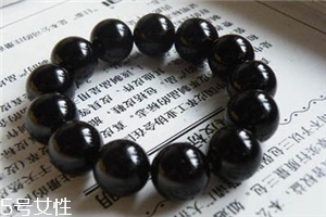 黑瑪瑙手串多少錢？黑瑪瑙手鏈?zhǔn)袌鰞r格