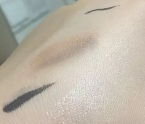 用防曬棒會花妝嗎？化妝了還能用防曬棒嗎