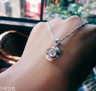 項鏈s925是銀還是白金？項鏈s925屬于白金還是銀