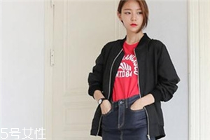 紅色t恤衫配什么外套？紅色t恤搭配外套技巧