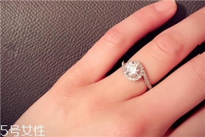 戒指為什么戴左手？戒指戴在左手的原因