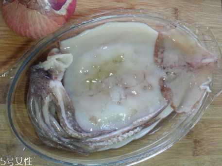 魷魚是烏賊嗎？魷魚跟烏賊是一種嗎？