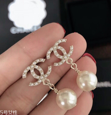 耳環(huán)一般多少克一對(duì)？耳環(huán)常見(jiàn)克數(shù)