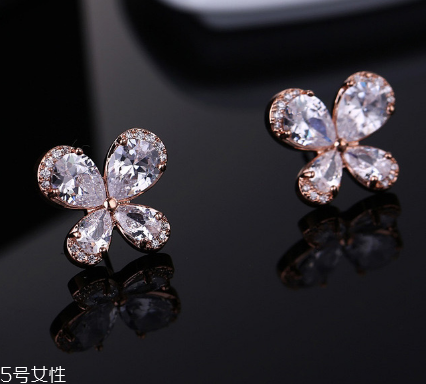 耳釘什么材質(zhì)的好？耳釘買什么材質(zhì)好？
