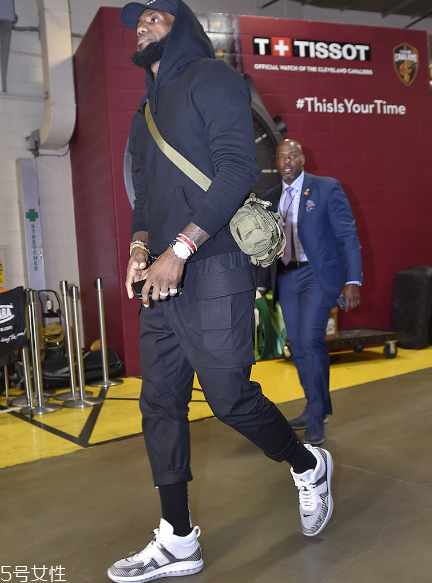 john elliott聯(lián)名nike lebron icon什么時候發(fā)售？
