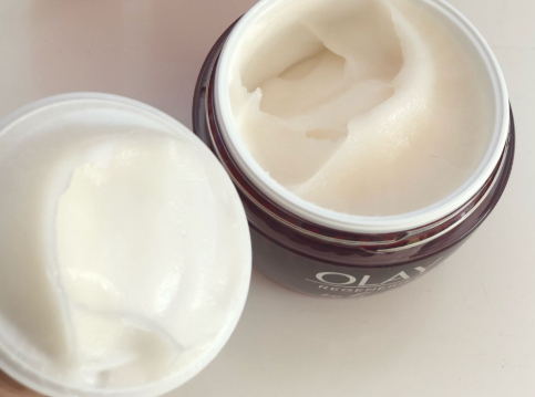 olay空氣霜怎么樣？olay空氣霜搓泥嗎？