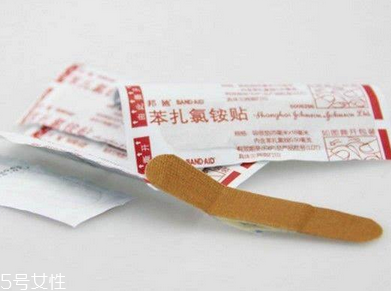 創(chuàng)可貼可以貼臉上嗎？臉上能貼創(chuàng)可貼嗎？