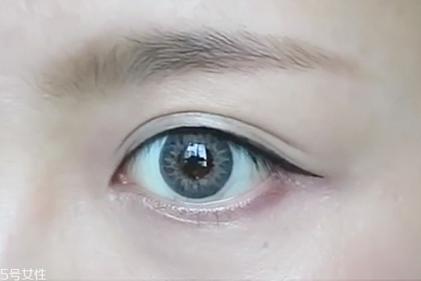 眼線(xiàn)怎么畫(huà)自然又簡(jiǎn)單 適合新手的保姆級(jí)眼線(xiàn)教程