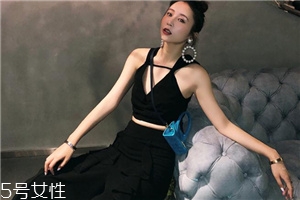 今年夏天流行什么露臍裝？今夏最火的露臍裝搭配