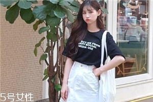 夏天穿黑色衣服容易曬黑嗎？夏天穿黑色會曬黑嗎？