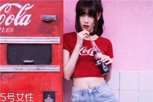 夏天穿紅色衣服吸熱嗎？夏天穿紅色會熱嗎？