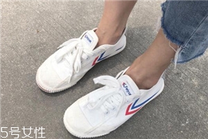 小白鞋哪個(gè)牌子好穿？小白鞋什么牌子舒服？